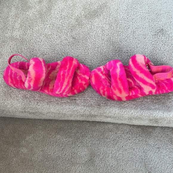 UGG Girls size4 ohh yeah  Zebra Slide - Picture 3 of 5